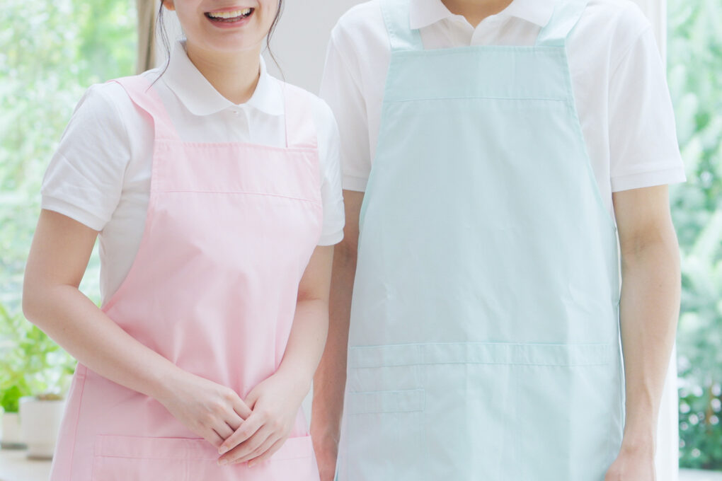 笑顔の介護士